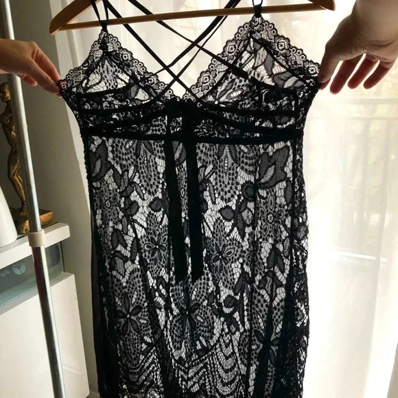 Black Lace Negligée Size Small - Picture 1 of 7
